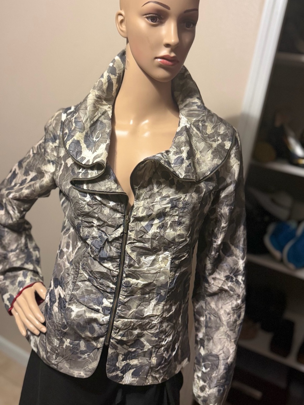 Leslie Stuart Nylon Polyester Textured Floral Zip Jacket - Gray Multi